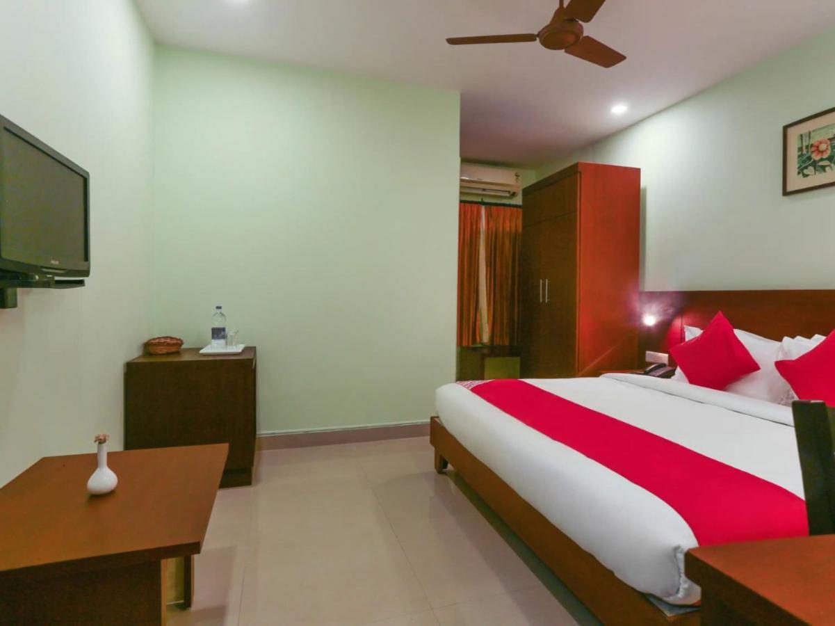 Hotel Newcastle Wadakkanchery エクステリア 写真